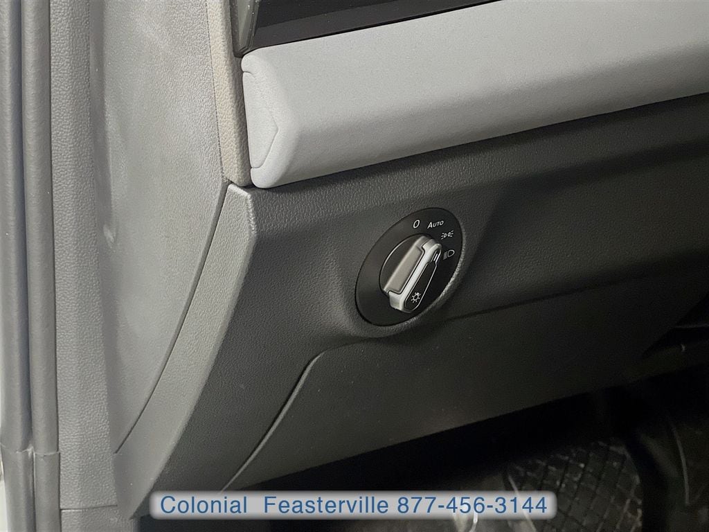 2026 Volkswagen Jetta SE - Photo 14