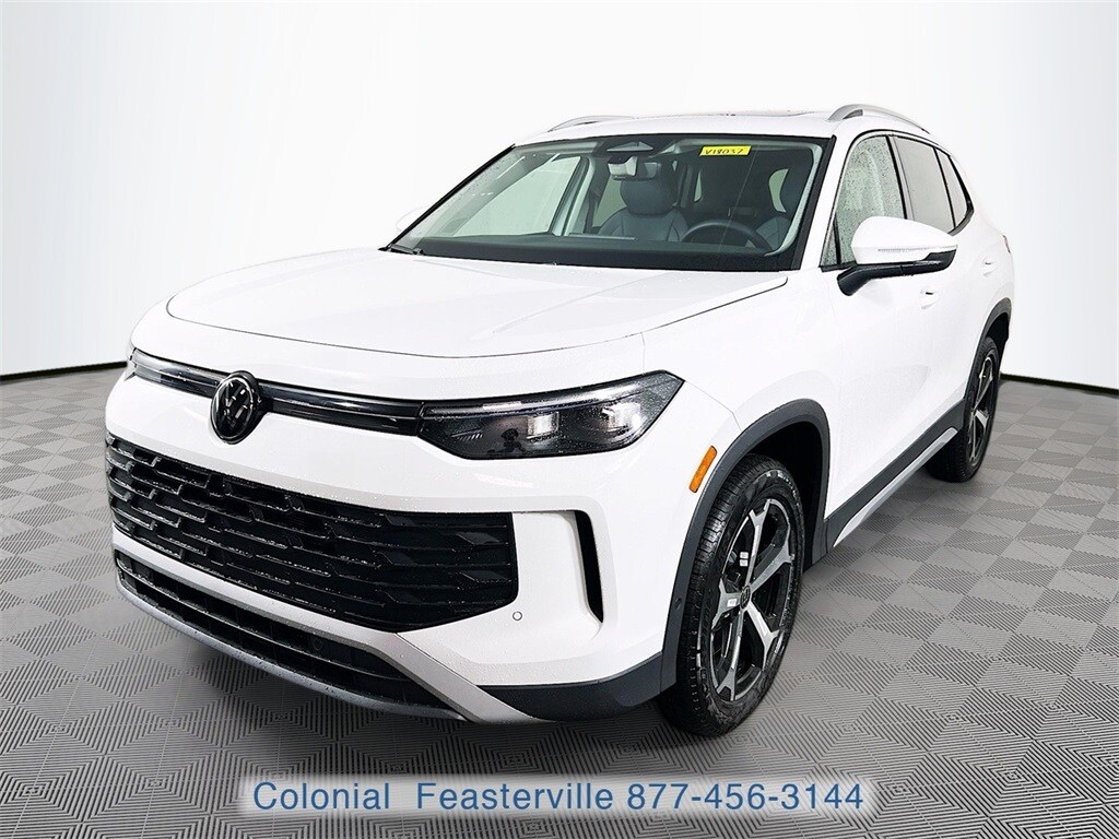 2026 Volkswagen Tiguan SE photo 2