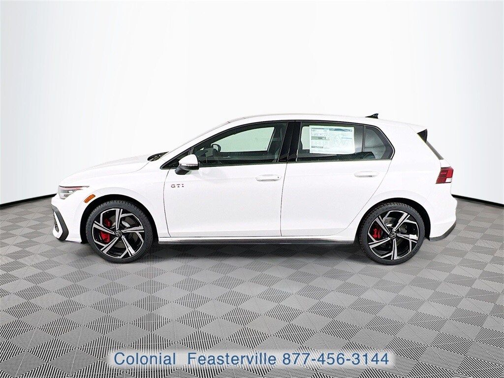 2026 Volkswagen Golf GTI SE photo 4