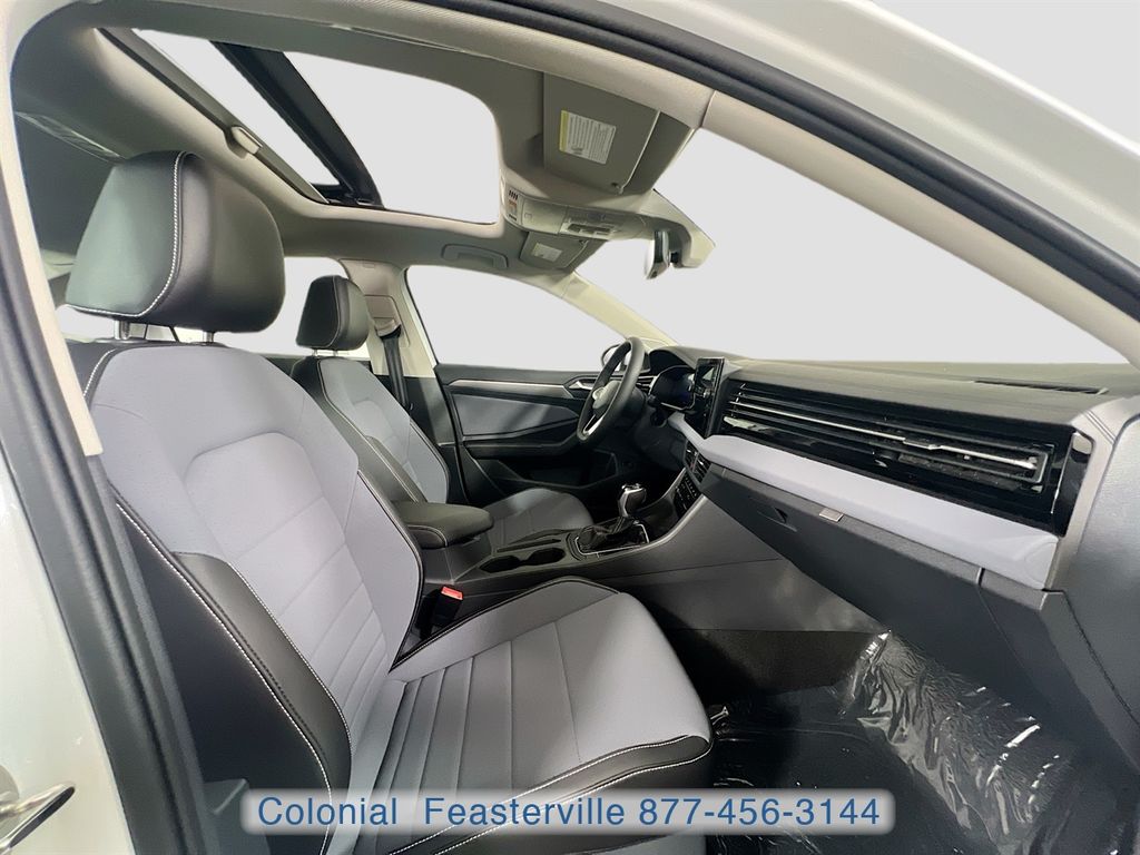 2026 Volkswagen Jetta SE - Photo 33