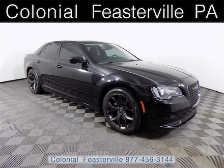2022 Chrysler 300 Touring Sedan
