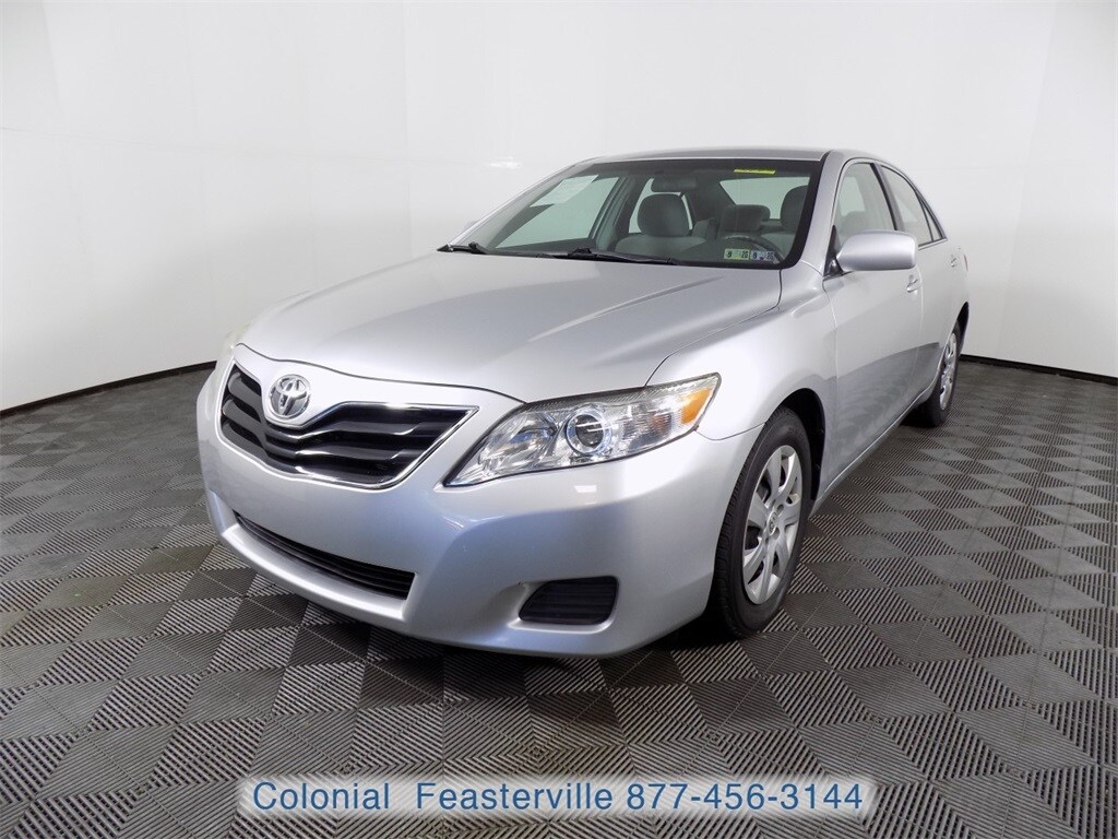 2011 Toyota Camry LE photo 4