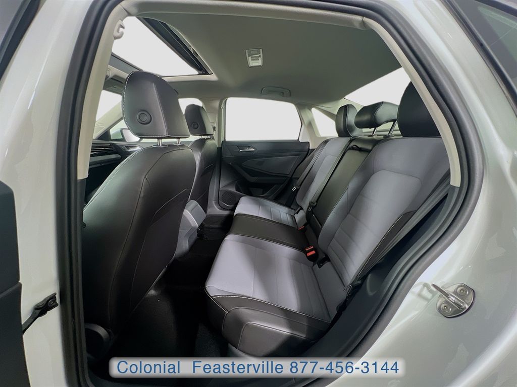 2026 Volkswagen Jetta SE - Photo 30