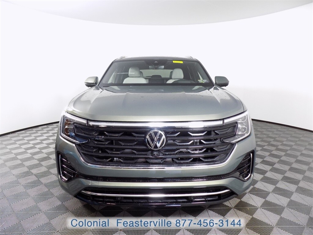 2025 Volkswagen Atlas Cross Sport SEL Premium R-Line photo 3