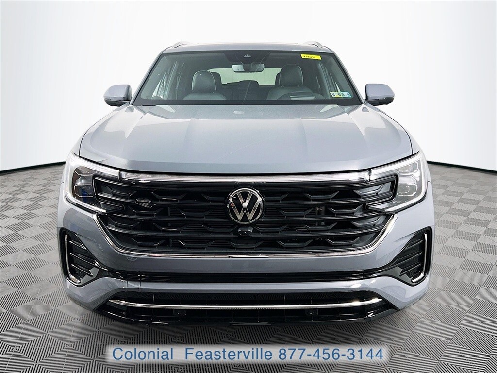 2026 Volkswagen Atlas Cross Sport SEL Premium R-Line photo 2