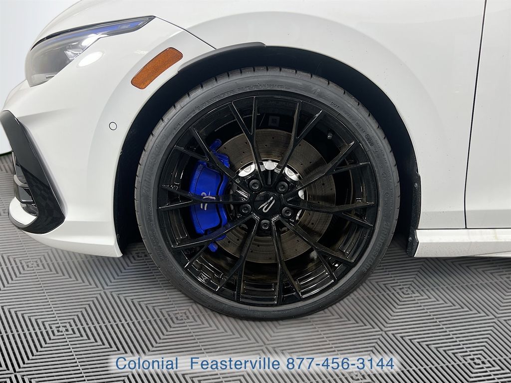 2026 Volkswagen Golf R R - Photo 9