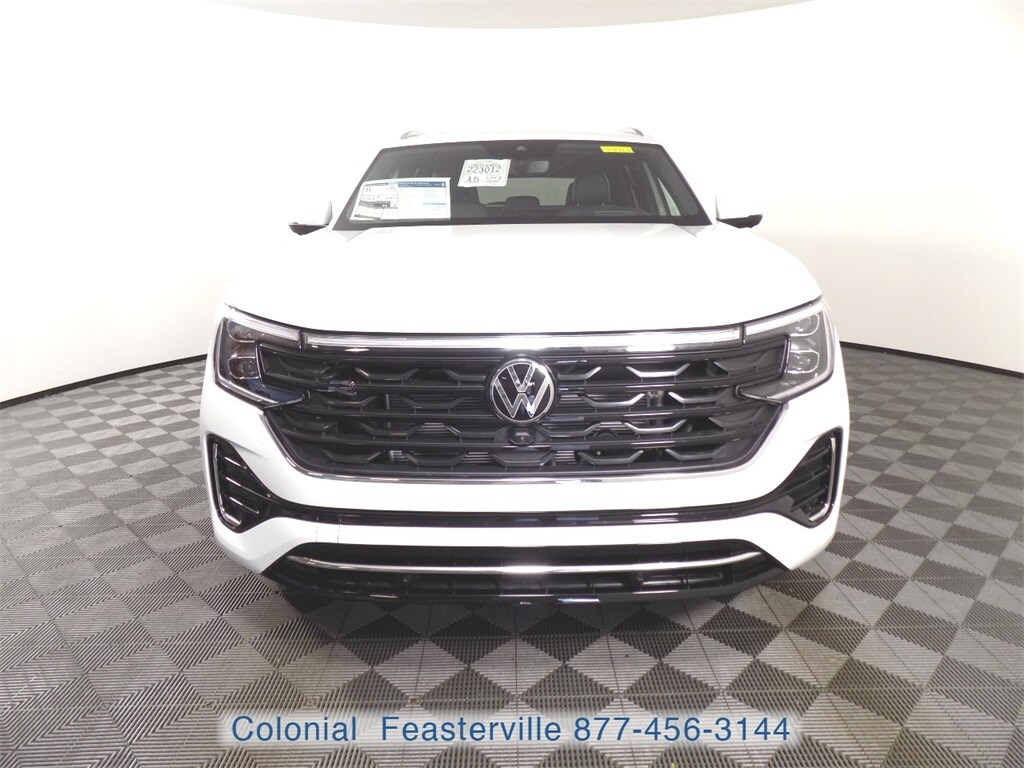 2025 Volkswagen Atlas Cross Sport SEL Premium R-Line photo 3