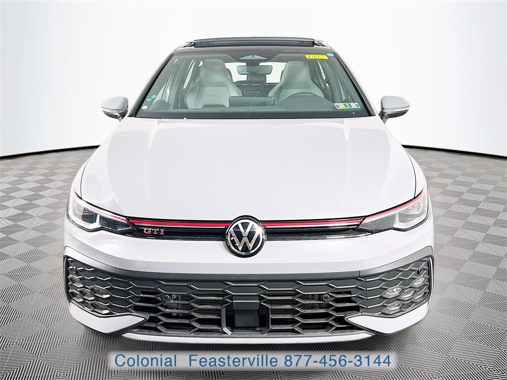 2026 Volkswagen Golf GTI SE photo 2