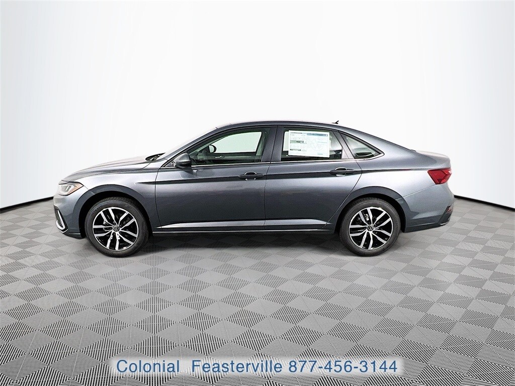 2026 Volkswagen Jetta SE photo 4