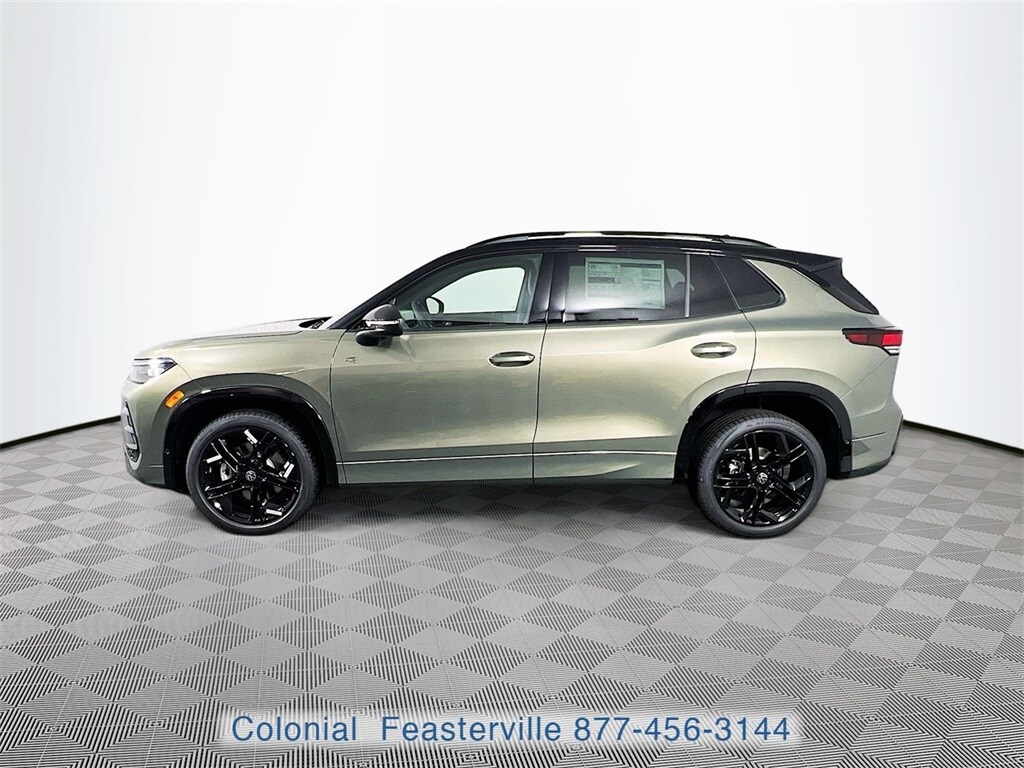 2026 Volkswagen Tiguan SE R-Line Black photo 4