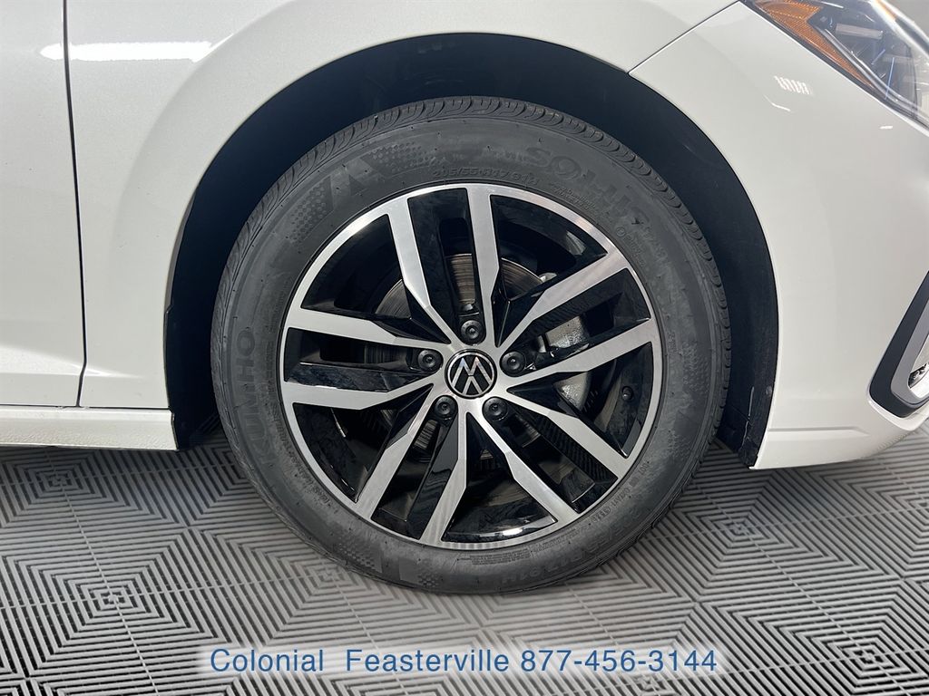 2026 Volkswagen Jetta SE - Photo 11