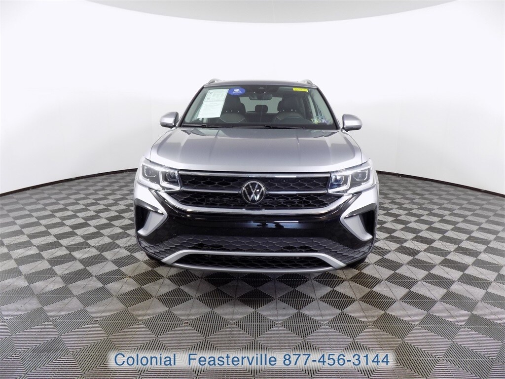 2024 Volkswagen Taos SEL photo 3