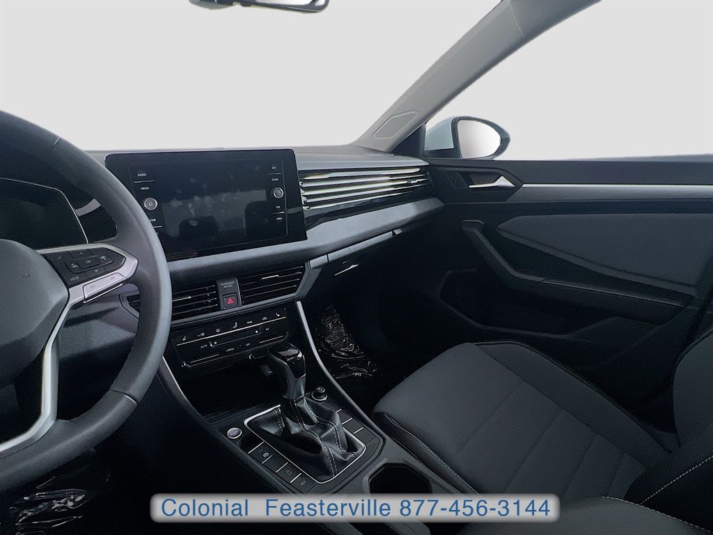 2026 Volkswagen Jetta SE - Photo 29