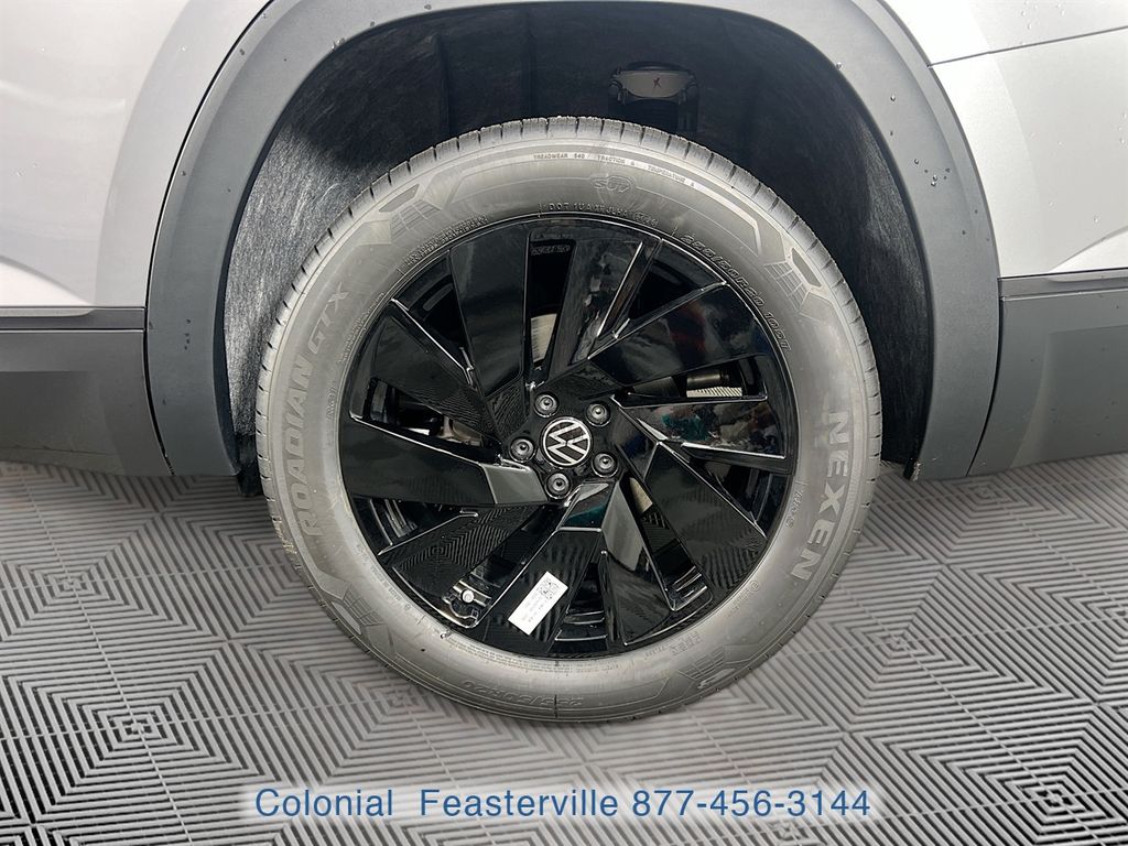 2026 Volkswagen Atlas SE w/Tech - Photo 12