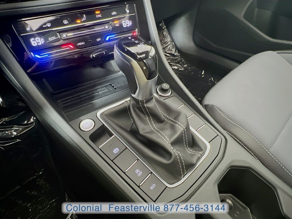 2026 Volkswagen Jetta SE - Photo 22