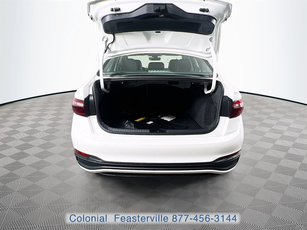 2026 Volkswagen Jetta SE - Photo 31