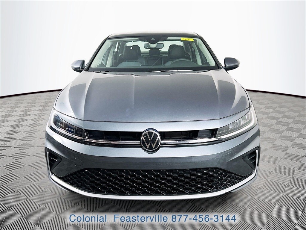 2026 Volkswagen Jetta SE photo 2