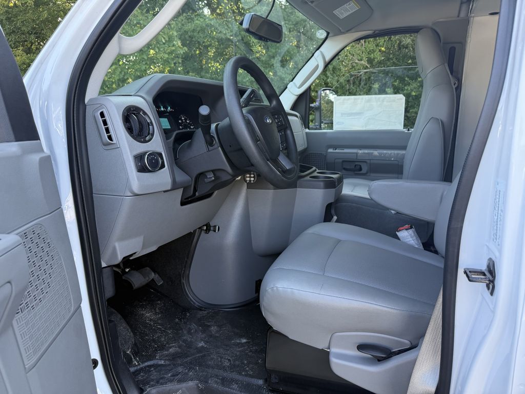 2026 Ford E-Series Cutaway Base - Photo 10