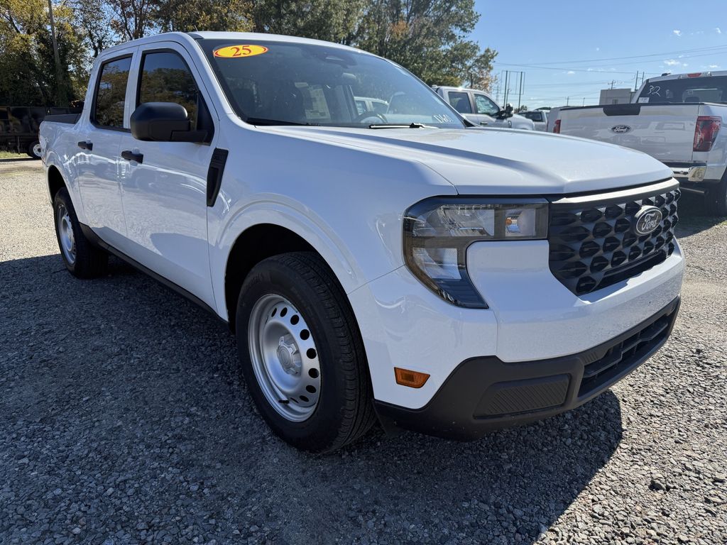 2025 Ford Maverick XL's photo