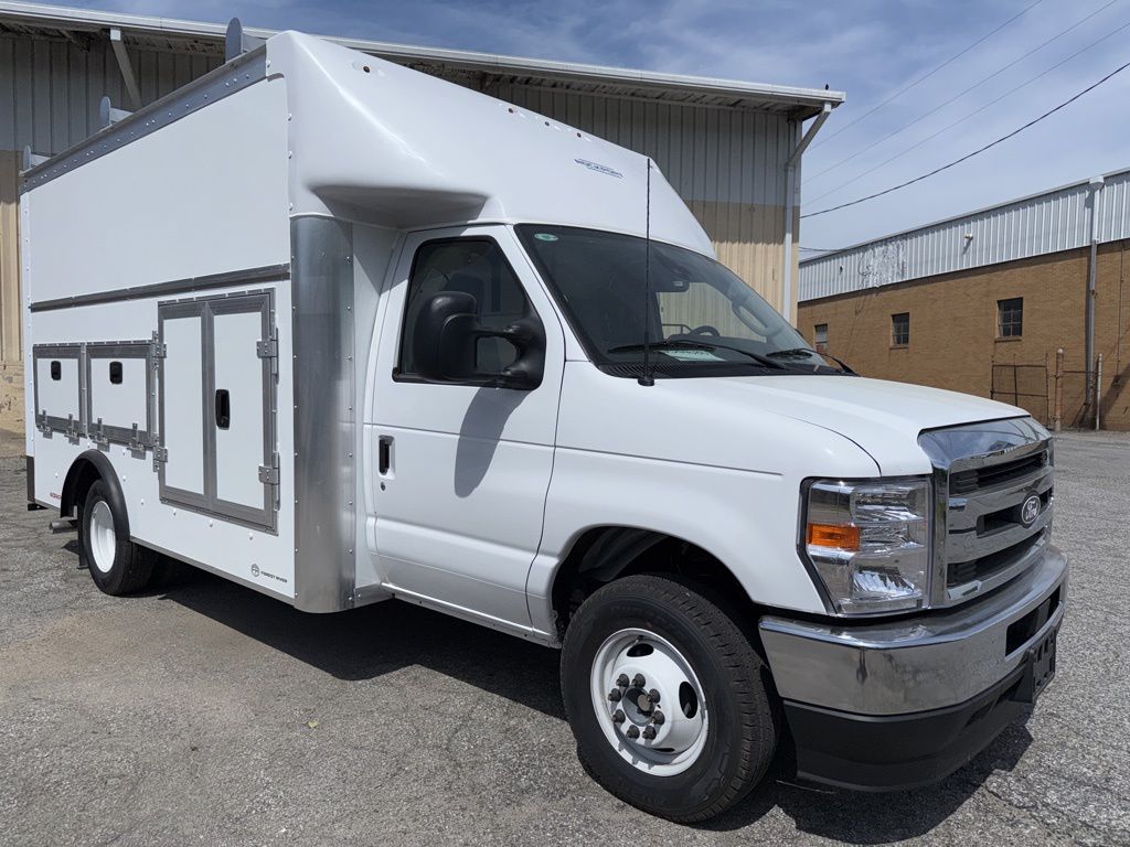 2026 Ford E-Series DRW E-350 Super Duty 158 in WB's photo