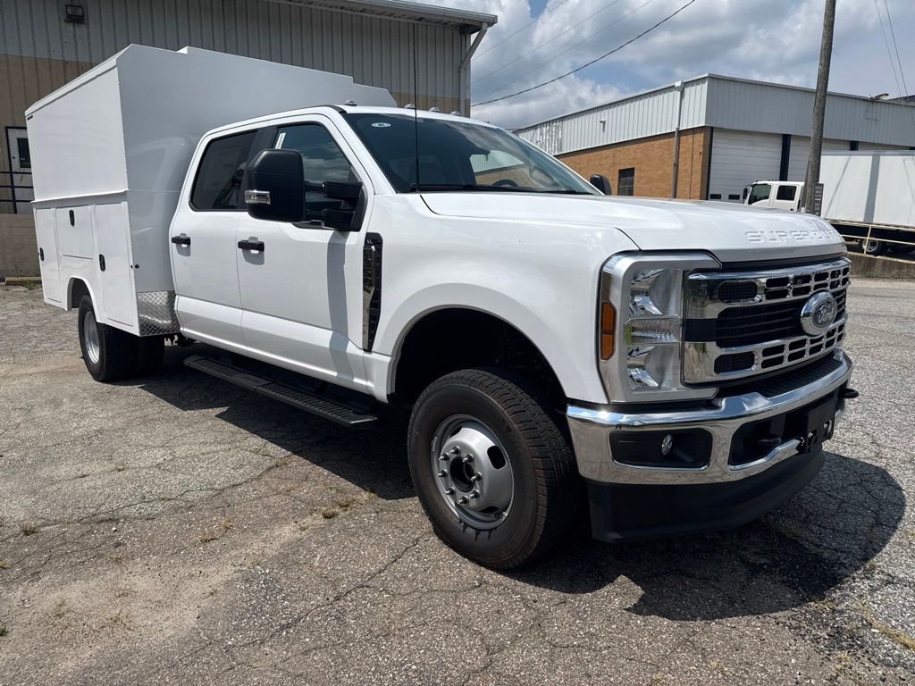 2026 Ford F-350 Super Duty Chassis Cab