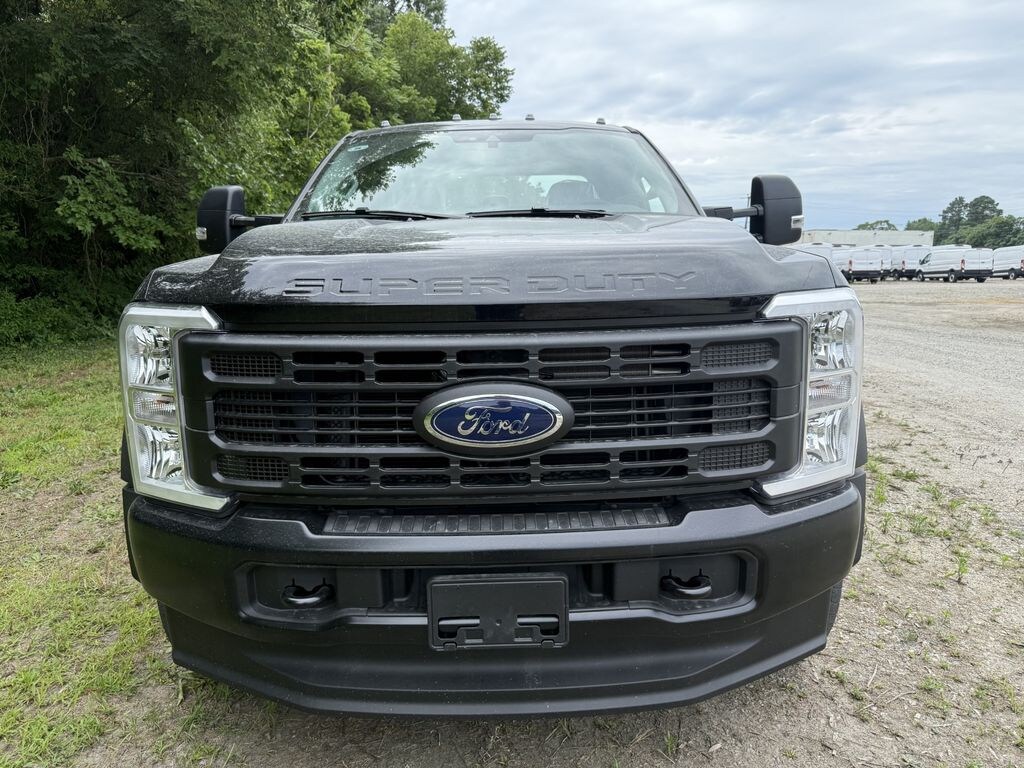 New 2025 Ford F-450 Chassis Cab and Chassis