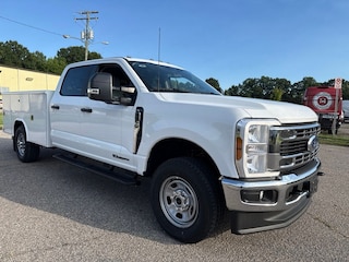 2026 Ford F-350 Chassis Truck Crew Cab