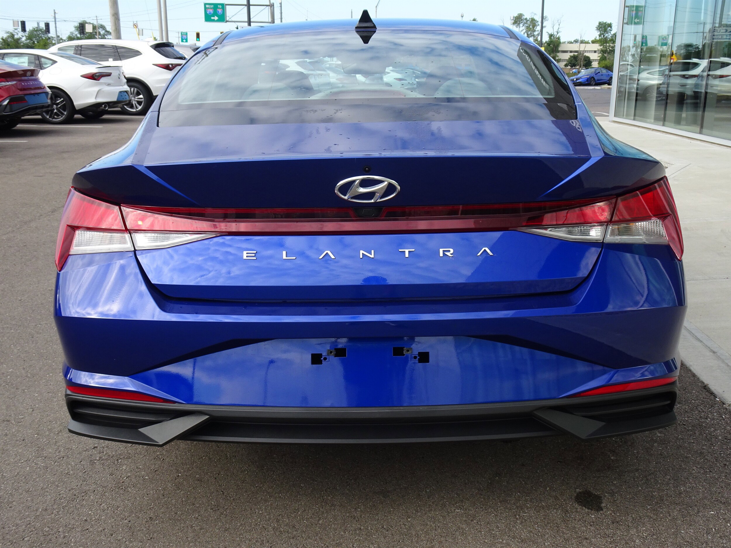 2022 Hyundai Elantra SEL photo 4