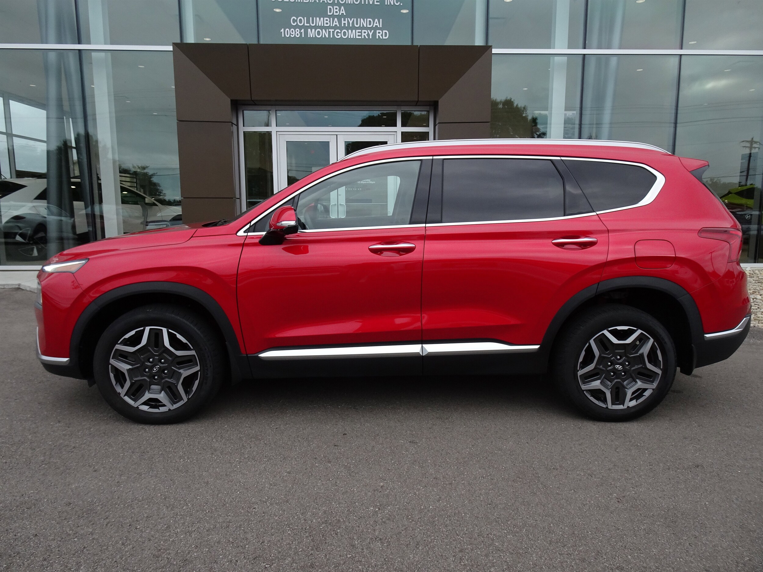 2023 Hyundai Santa Fe SEL Premium photo 2