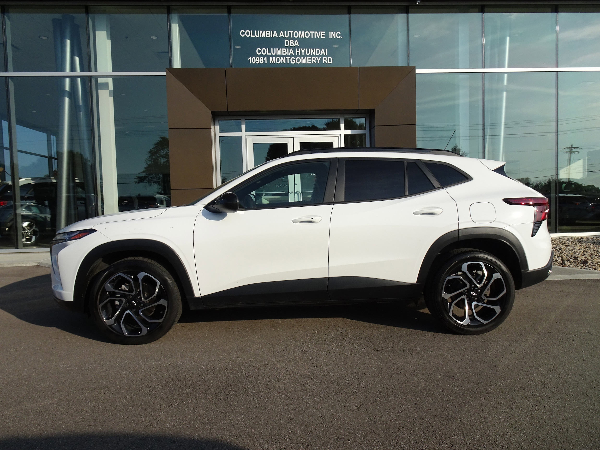 2024 Chevrolet Trax photo 2