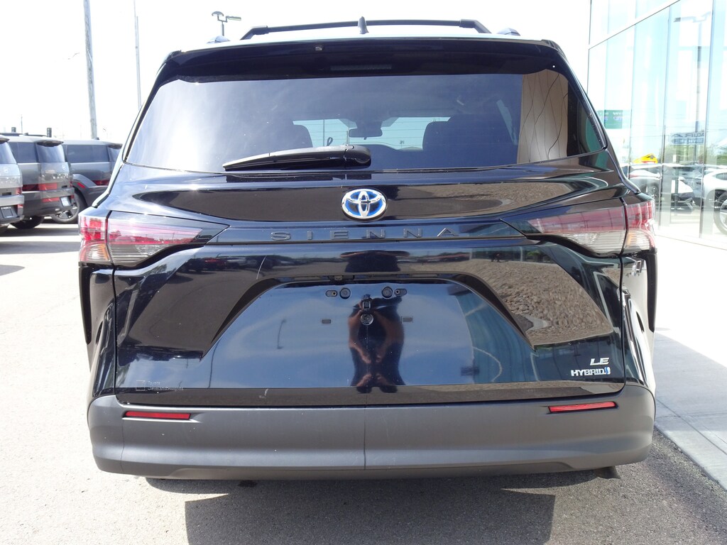 Used 2024 Toyota Sienna LE 8 Passenger Van Passenger Van