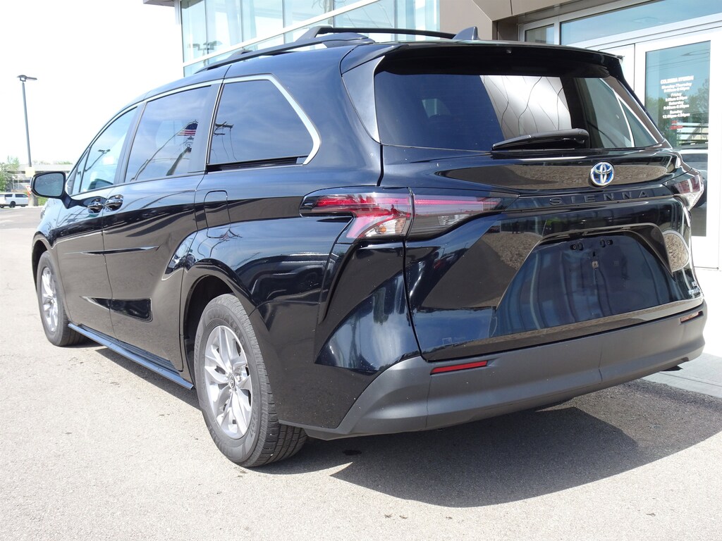 Used 2024 Toyota Sienna LE 8 Passenger Van Passenger Van