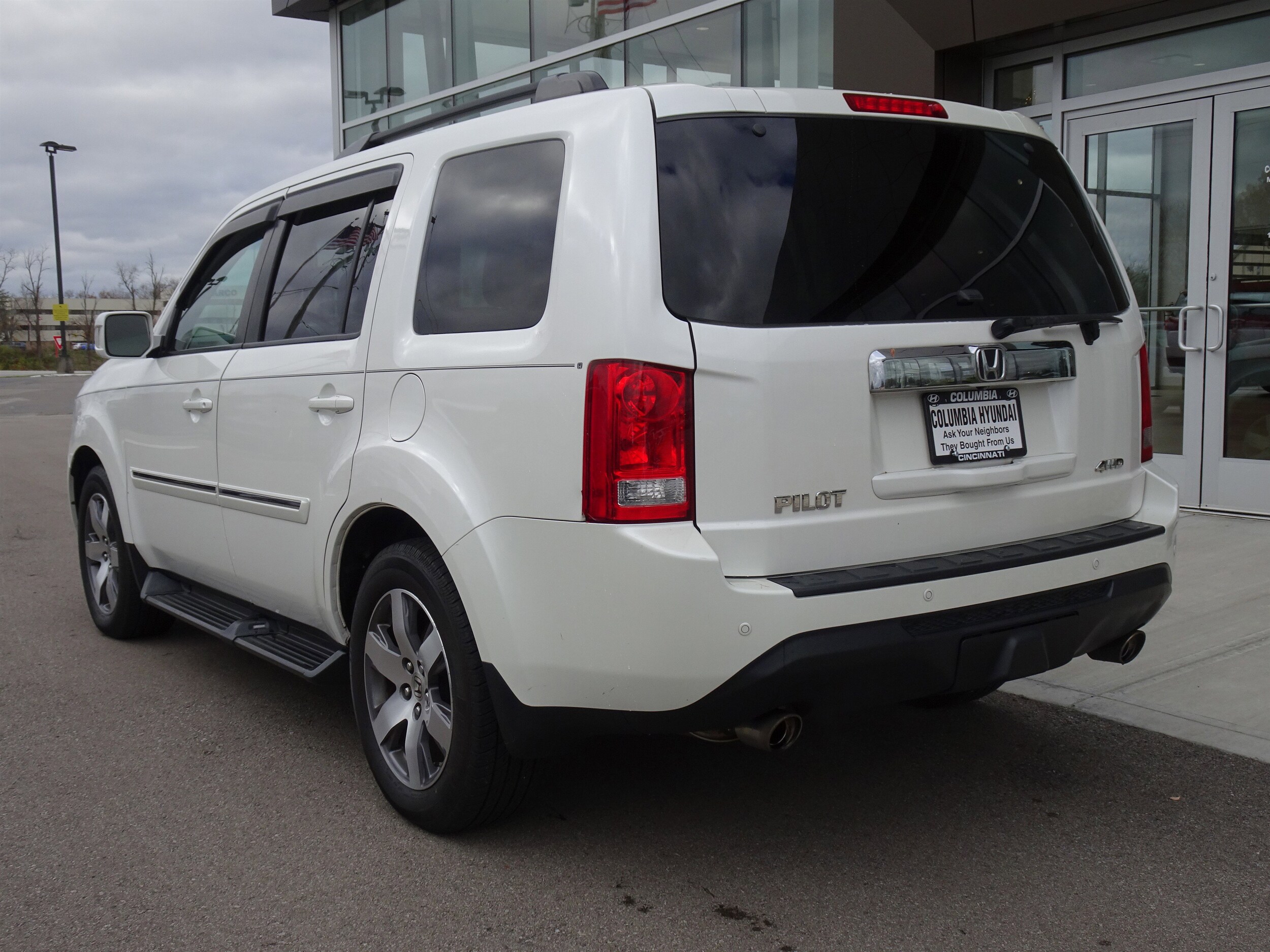 2013 Honda Pilot Touring photo 2