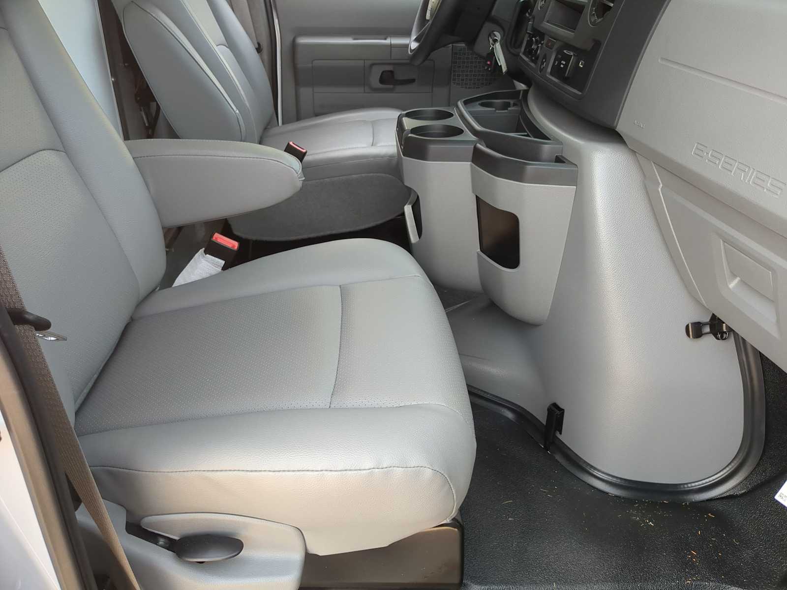 2026 Ford E-Series Cutaway Base - Photo 16