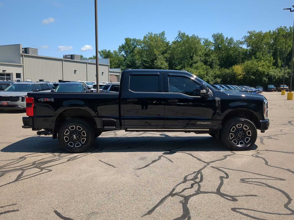 Certified 2026 Ford F-350 Platinum 4WD Crew Cab 6.75 Box Truck