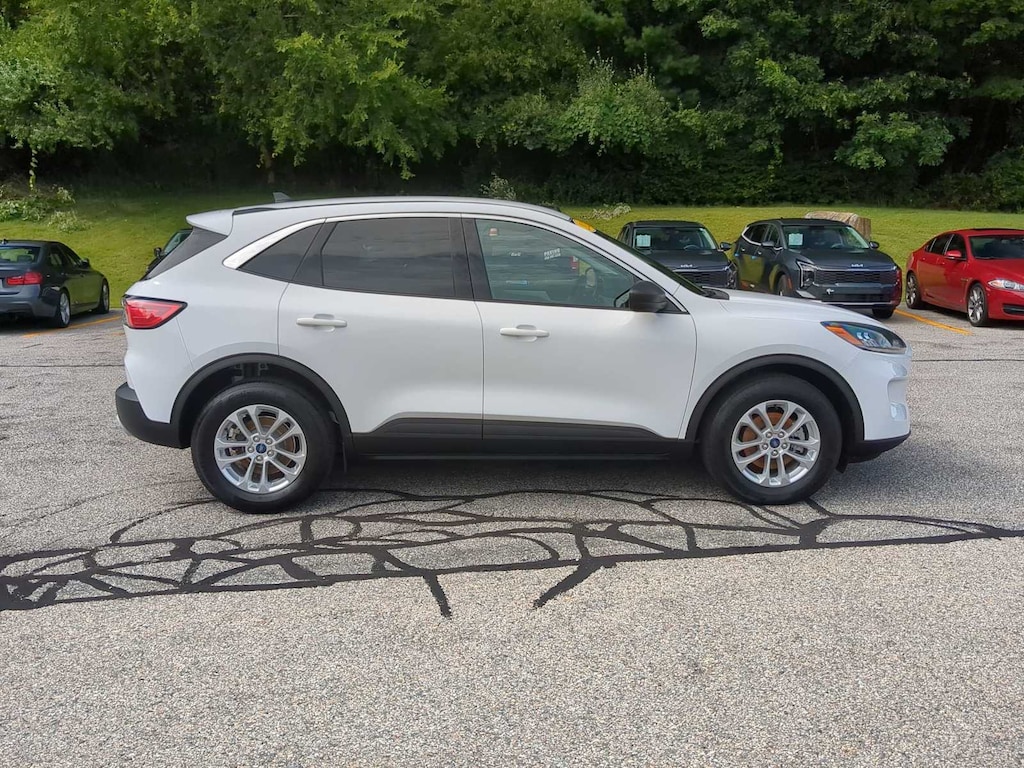Used 2022 Ford Escape SE Hybrid SUV