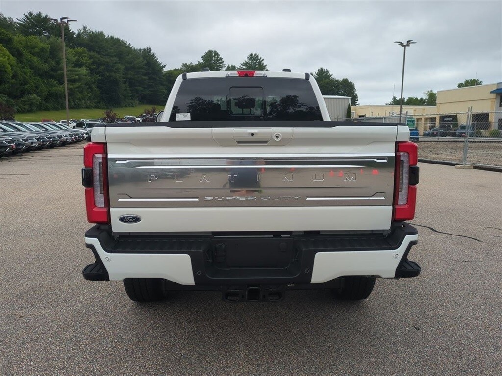 2025 Ford F-350 Platinum photo 4