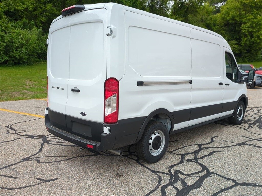 2025 Ford Transit Cargo Van photo 3