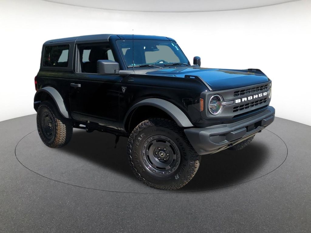 2025 Ford Bronco 2-Door Base's photo