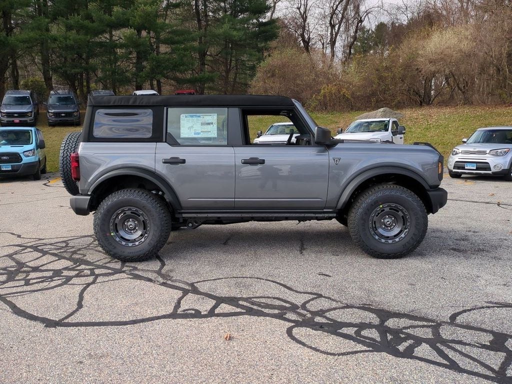 New 2025 Ford Bronco Base SUV