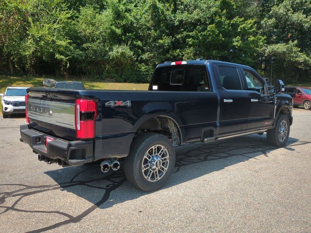 New 2025 Ford F-350 Platinum Truck Crew Cab