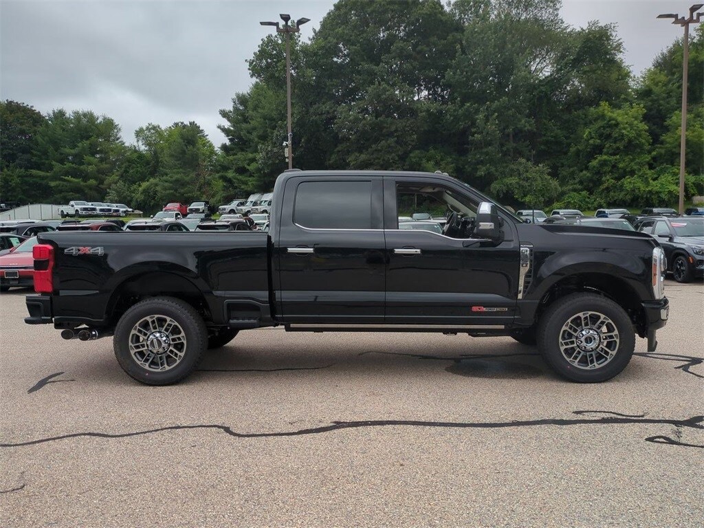 2025 Ford F-350 Platinum photo 2