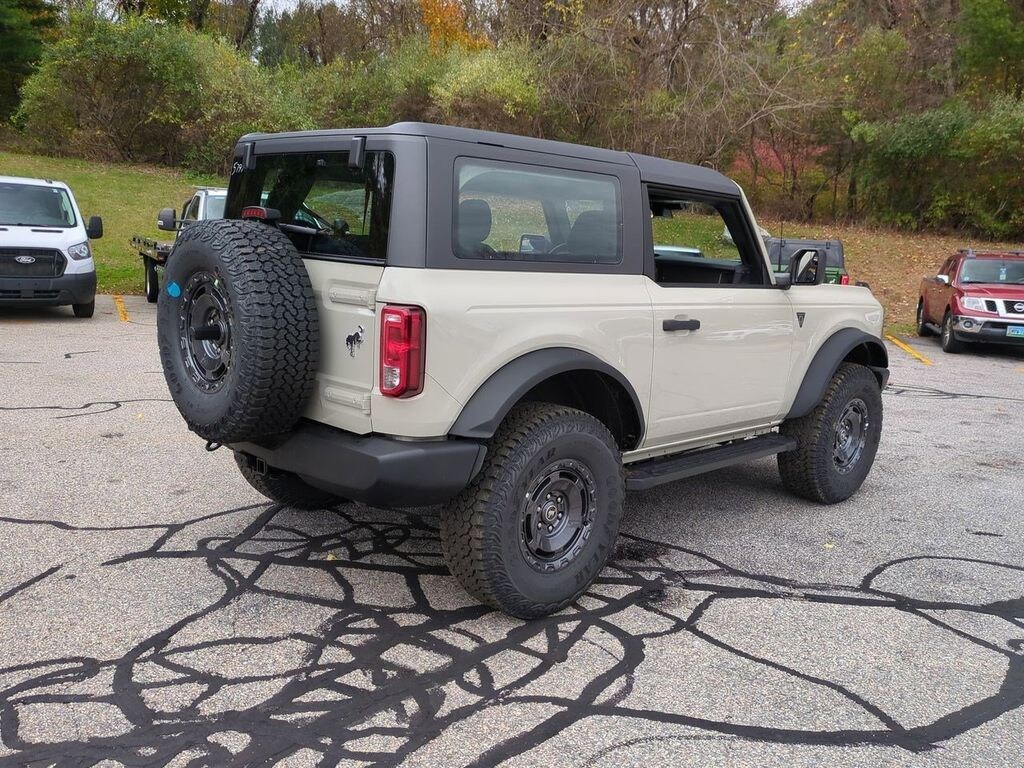 New 2025 Ford Bronco Base SUV