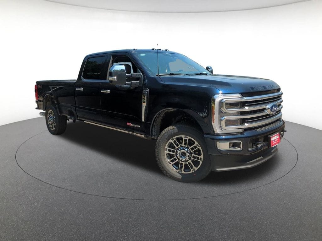 2025 Ford F-350 Super Duty Platinum's photo