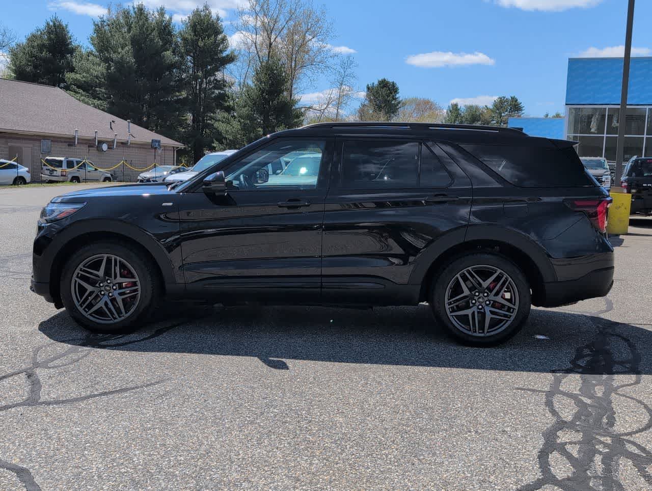 2025 Ford Explorer ST-Line photo 5