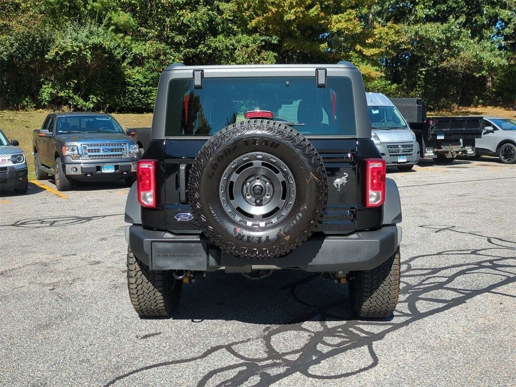 2025 Ford Bronco Base photo 4