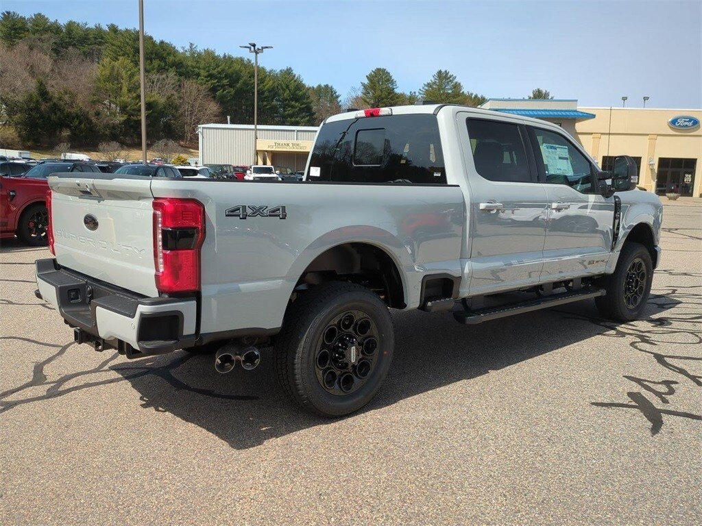 2025 Ford F-350 XLT photo 3