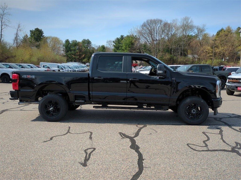 2025 Ford F-350 XL photo 2