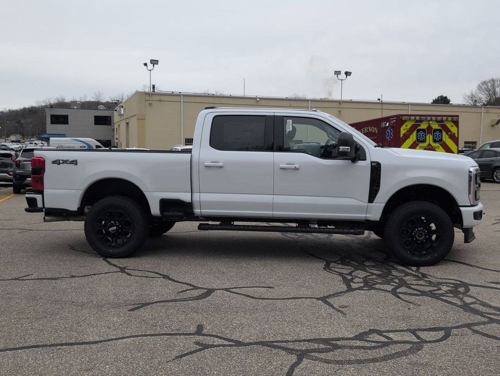 New 2026 Ford F-350 XLT Truck Crew Cab