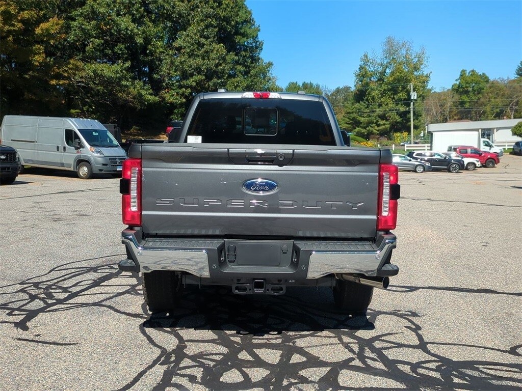 2026 Ford F-350 Lariat photo 4